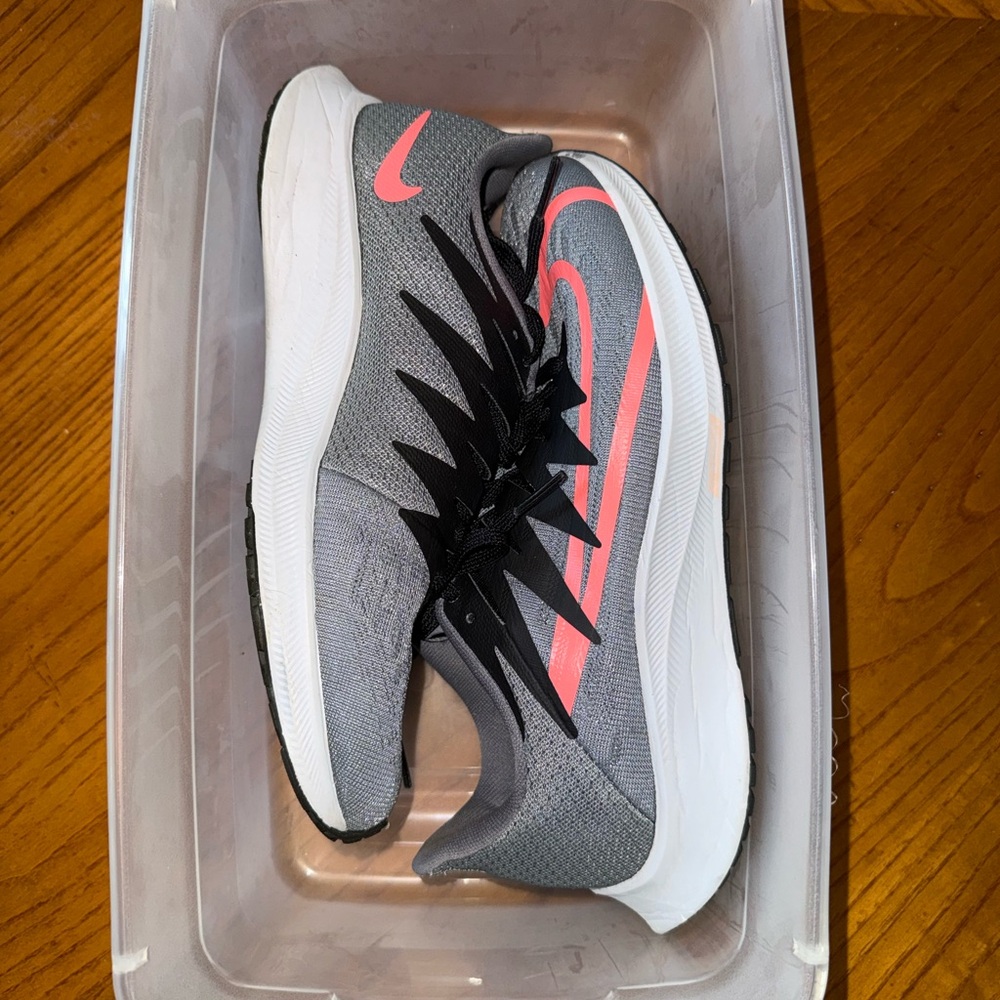 Nike Zoom Fly 3 Running Shoes | Gray & Pink Blast | Women’s 6